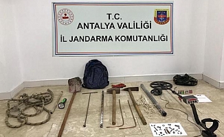 Antik kentte kaçak kazı yapan 6 şüpheli tutuklandı