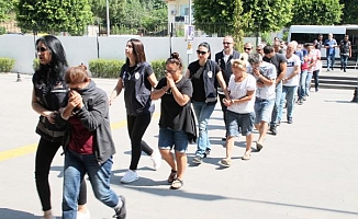 'Kocanla aranı düzelteceğiz' diyerek dolandırdılar