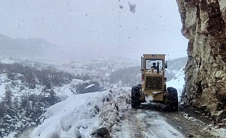 Alanya ve Demre'de yollar açılıyor