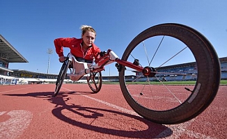 Anne sözü dinledi, atletizmde tarih yazdı