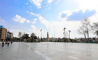 Meydan ve sokaklar, boş kaldı