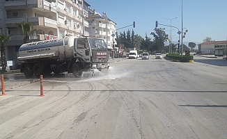 Finike’de hijyen çalışmaları sürüyor