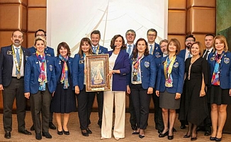 Rotary Meslek Hizmet Ödülü kadın kaptana