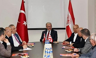 Vali Karaloğlu, Antalyaspor'u ziyaret etti