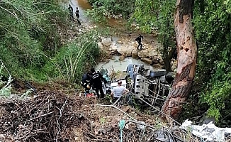 Dere yatağına uçan beton mikserinin sürücüsü öldü