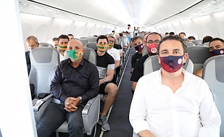 Alanyaspor ve Antalyaspor aynı uçakta İstanbul'a yola çıktı