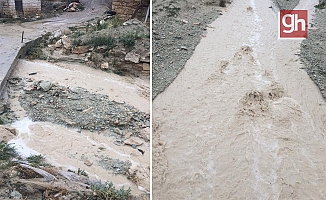  Korkuteli'de aşırı yağış su baskınlarına neden oldu