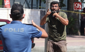 Oda başkanını silahla vurduğu oda binası önünde bıçaklı eylem yaptı!