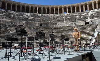 Aspendos Antik Tiyatrosu, festival öncesi dezenfekte edildi