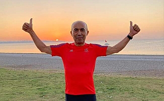 71 yaşındaki 'Demir Adam', tam triatlonda yarışacak