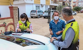 Elinde içki dolu bardakla motosiklet kullanan sürücüye para cezası