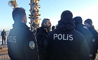 Dev dalga aşkı polisi alarma geçirdi!