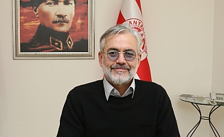 Antalyaspor A.Ş. Başkanı Emin Hesapçıoğlu görevini bıraktı 