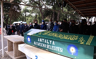 Doktor kocası tarafından öldürülen diyetisyene son görev 