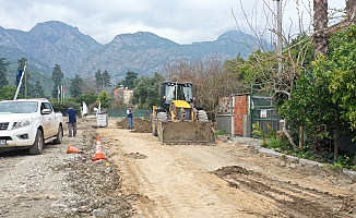 Kemer 'de yağmur ve su baskını tedbirleri 