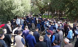 Taziye ziyaretine giderken hayatını kaybeden 6 akraba gözyaşları arasında toprağa verildi 