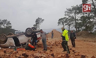 Tuğla yüklü kamyonun freni patladı!