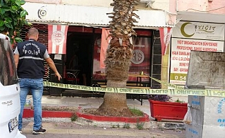 Antalya'da taraftar derneğine tüfekli saldırı