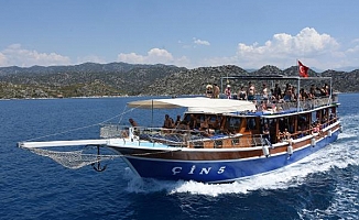 Kekova eski günlerine döndü, turist akınına uğradı