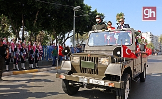 30 Ağustos coşkusu balkonlara taştı