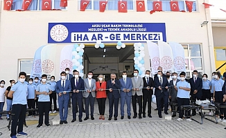 Aksu Uçak Bakım Teknolojisi Mesleki ve Teknik Anadolu Lisesi İHA AR-GE Merkezi açıldı