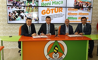 Alanyaspor, 'Anne Beni Maça Götür’ projesinde imzalar atıldı