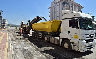 Kepez’de hasar gören yollar düzeltiliyor