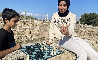 Perge Antik Kenti’nde satranç şenliği