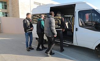 Antalya'da aranan 71 şüpheli yakalandı