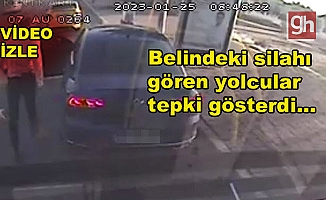 Trafik tartışmasında otobüsün önünü otomobille kesti!