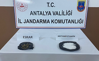  Yolcu otobüsünde koltuğun altına koyduğu uyuşturucu ile yakalandı