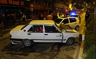 Alkollü sürücüyü palmiye ağacı durdurdu