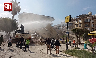 Antalya'da yıkım sırasında bina çöktü, yürekler ağza geldi