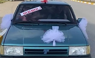 Boşandıktan sonra şehir turu yaparak kutladı