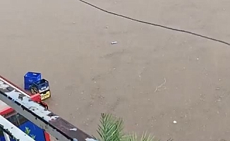 Antalya’da 15 dakikalık yağmur hayatı felç etti, bir saatte hayat normale döndü
