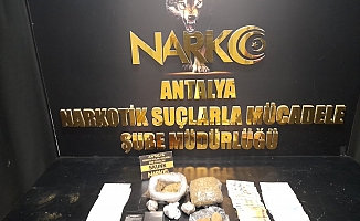  Antalya’da 5 kilo 272 gram esrar, 19 bin 881 adet extacy hap ele geçirildi