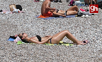  Doğu’da karla mücadele, Antalya'da ise deniz keyfi