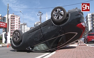 Kavşakta otomobiller çapıştı, takla atan araçtaki sürücü yaralandı