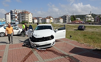 Test etmek istediği aracı hurdaya çevirdi, kavgayı polisler ayırdı