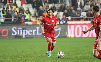 Antalyaspor, Japon futbolcu Shoya Nakajima ile yollarını ayırdı