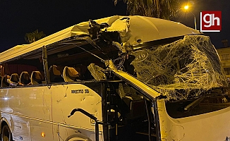 Feci Kaza... Park halindeki araçlara çarptı!