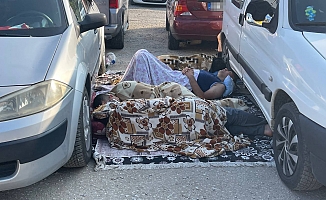 Tatilciler araçlarda sabahladı, ortaya 'pes' dedirten görüntüler çıktı