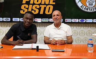 Alanyaspor, Pione Sisto ile 2 yıllık sözleşme imzaladı