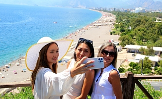 Antalya 8 ayda 10 milyonu aşkın turist ağırladı