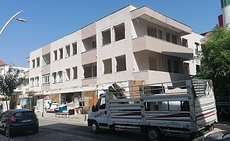 Antalya'da riskli yapımın yıkımında gerginlik
