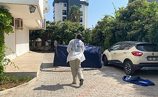 Demre eski belediye başkanı Adnan Genç'in site bahçesinde cansız bedeni bulundu