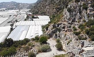 Myra Antik Kentinde kazılar tapulu arazilere takıldı