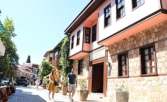 Seçmen sayısı 594 olan tarihi semti yılda 3 milyon turist ziyaret ediyor