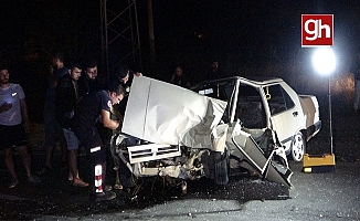  Alkollü kuzenler düğün dönüşü kırmızı ışıkta birbirine girdi!