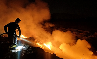 Atık sahasında çıkan yangın, makilik alana sıçramadan söndürüldü